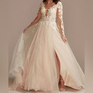 GALINA SIGNATURE
Illusion Plunge Lace Appliqued Wedding Dress
Size 12